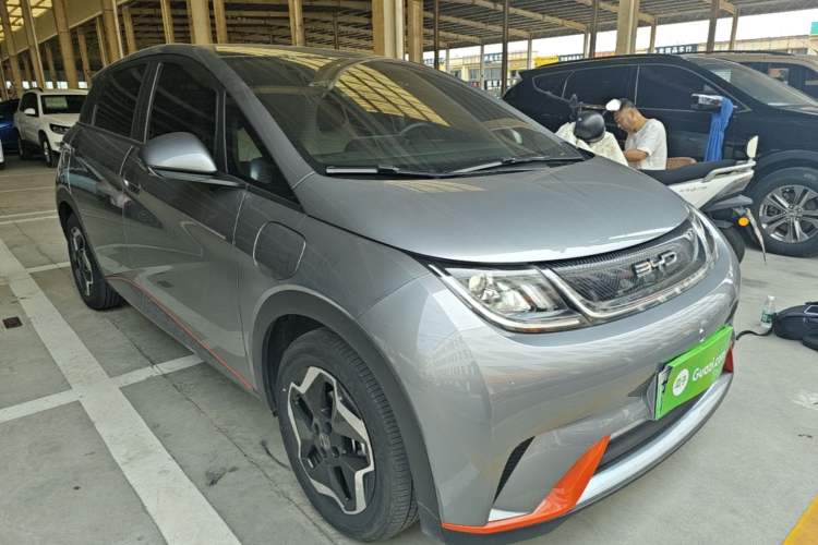 Used BYD Dolphin 2021 405 km Fashion Edition Front Right 45 Deg
