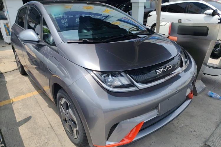 Used BYD Dolphin 2021 405 km Fashion Edition Front Right 45 Deg