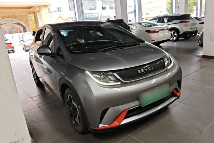 Used BYD Dolphin 2021 405 km Fashion Edition Front Right 45 Deg