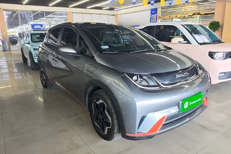 Used BYD Dolphin 2021 405 km Fashion Edition Front Right 45 Deg