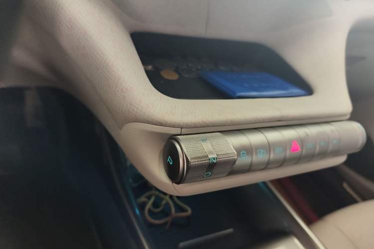 Used BYD Dolphin 2021 405 km Fashion Edition Gear Lever