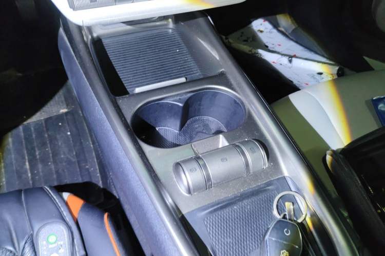 Used BYD Dolphin 2021 405 km Fashion Edition Gear Lever