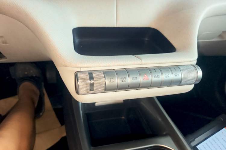 Used BYD Dolphin 2021 405 km Fashion Edition Gear Lever