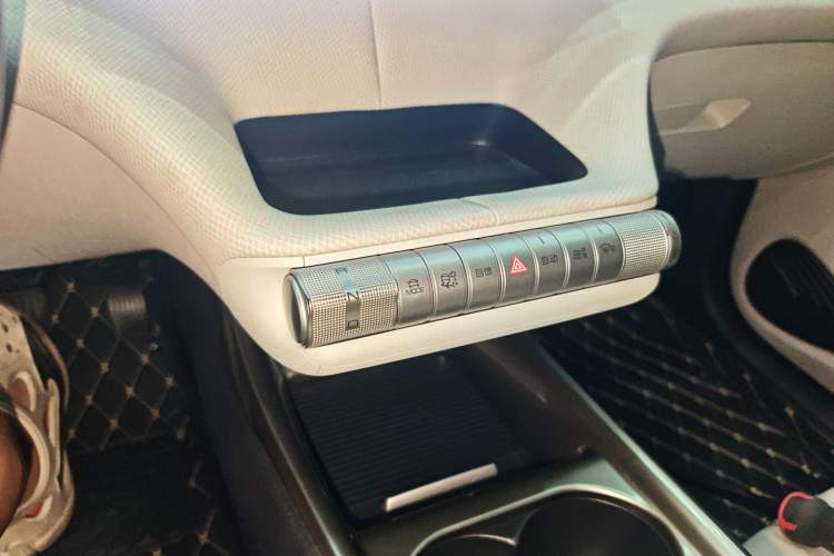 Used BYD Dolphin 2021 405 km Fashion Edition Gear Lever