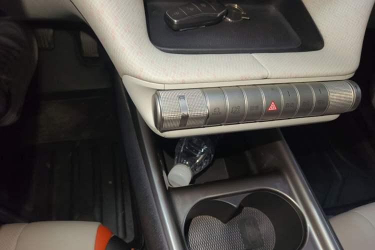 Used BYD Dolphin 2021 405 km Fashion Edition Gear Lever