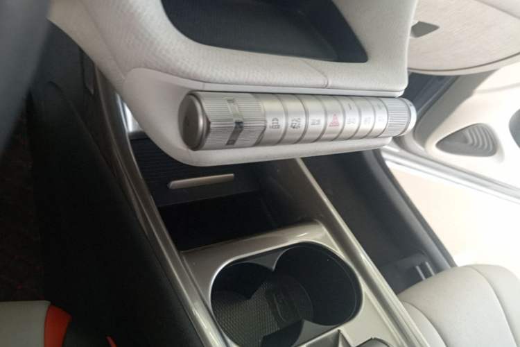 Used BYD Dolphin 2021 405 km Fashion Edition Gear Lever