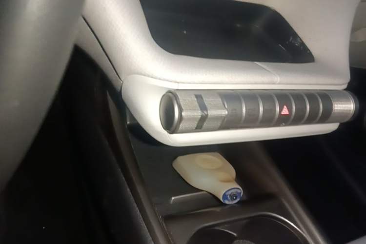Used BYD Dolphin 2021 405 km Fashion Edition Gear Lever