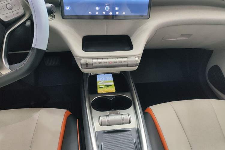 Used BYD Dolphin 2021 405 km Fashion Edition Gear Lever