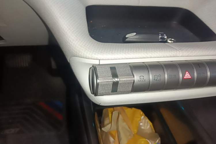 Used BYD Dolphin 2021 405 km Fashion Edition Gear Lever