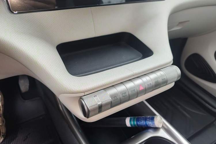 Used BYD Dolphin 2021 405 km Fashion Edition Gear Lever