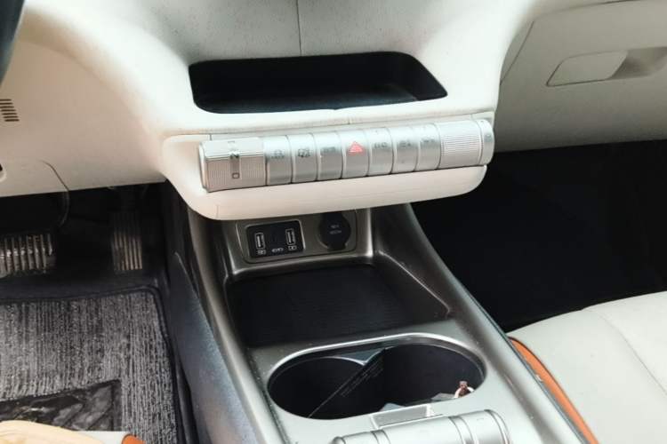 Used BYD Dolphin 2021 405 km Fashion Edition Gear Lever