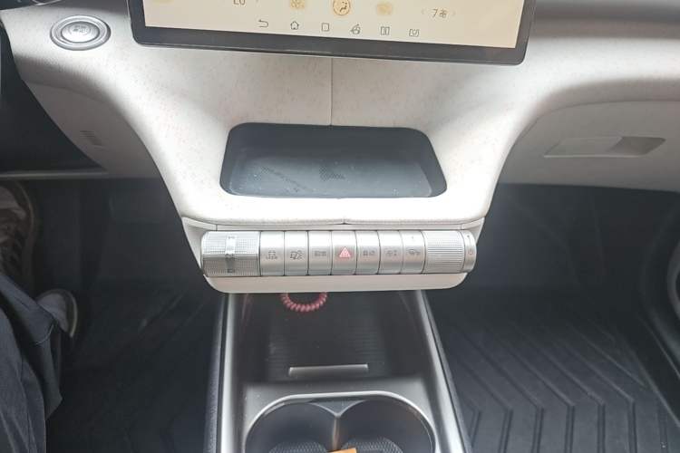 Used BYD Dolphin 2021 405 km Fashion Edition Gear Lever