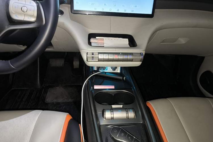 Used BYD Dolphin 2021 405 km Fashion Edition Gear Lever