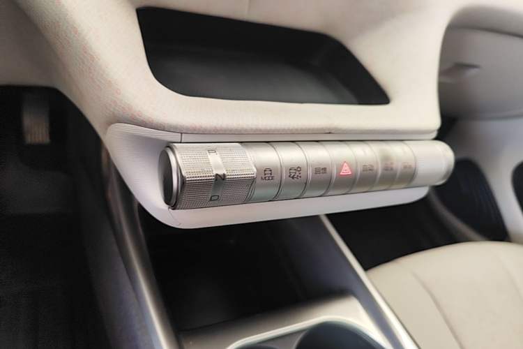 Used BYD Dolphin 2021 405 km Fashion Edition Gear Lever