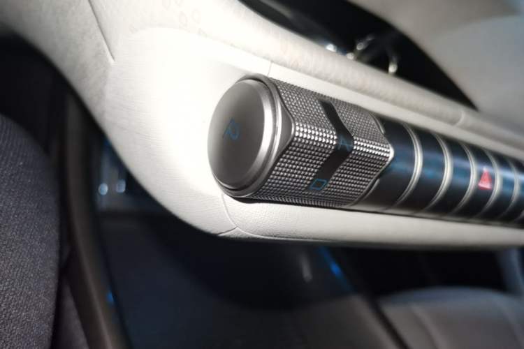 Used BYD Dolphin 2021 405 km Fashion Edition Gear Lever