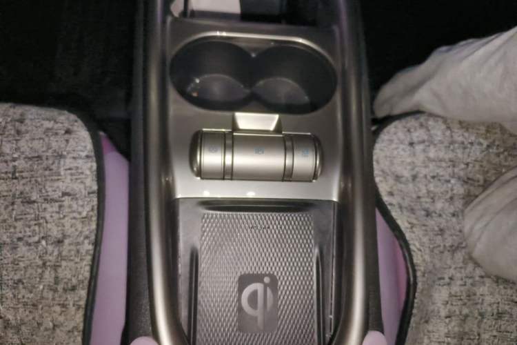 Used BYD Dolphin 2021 405 km Fashion Edition Gear Lever