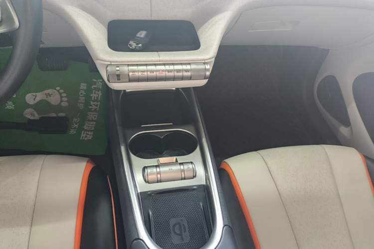 Used BYD Dolphin 2021 405 km Fashion Edition Gear Lever