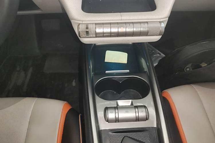 Used BYD Dolphin 2021 405 km Fashion Edition Gear Lever