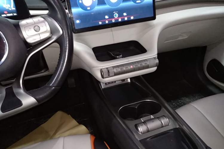 Used BYD Dolphin 2021 405 km Fashion Edition Gear Lever