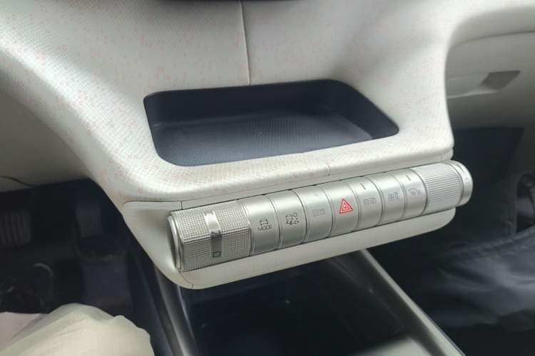 Used BYD Dolphin 2021 405 km Fashion Edition Gear Lever