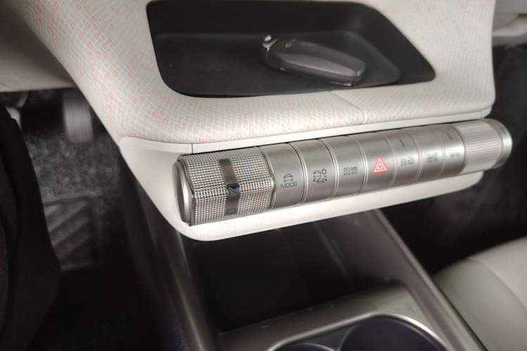 Used BYD Dolphin 2021 405 km Free Version Gear Lever