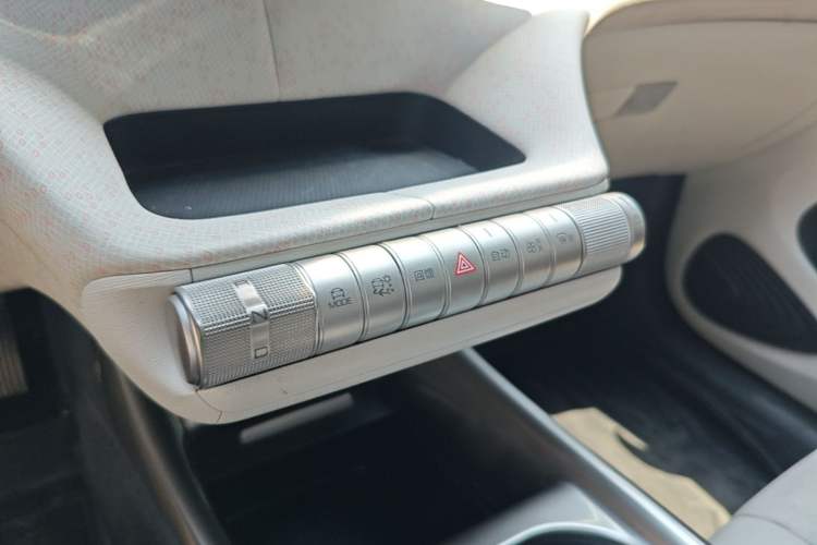 Used BYD Dolphin 2021 405 km Fashion Edition Gear Lever
