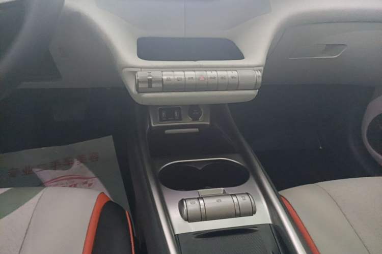 Used BYD Dolphin 2021 405 km Fashion Edition Gear Lever
