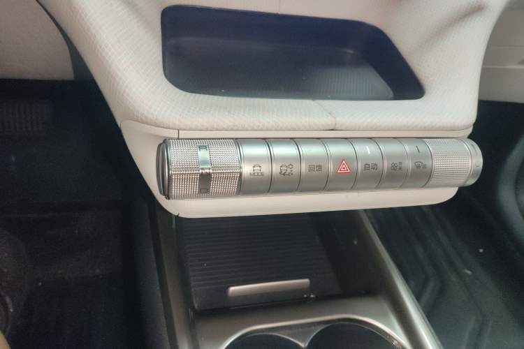 Used BYD Dolphin 2021 405 km Fashion Edition Gear Lever