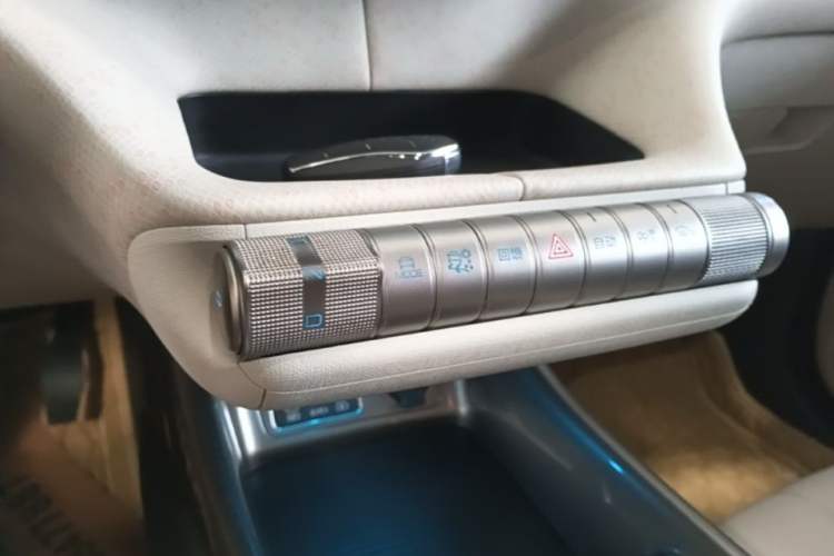 Used BYD Dolphin 2021 405 km Fashion Edition Gear Lever