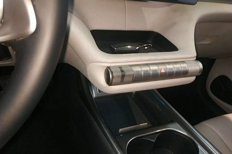 Used BYD Dolphin 2021 405 km Fashion Edition Gear Lever