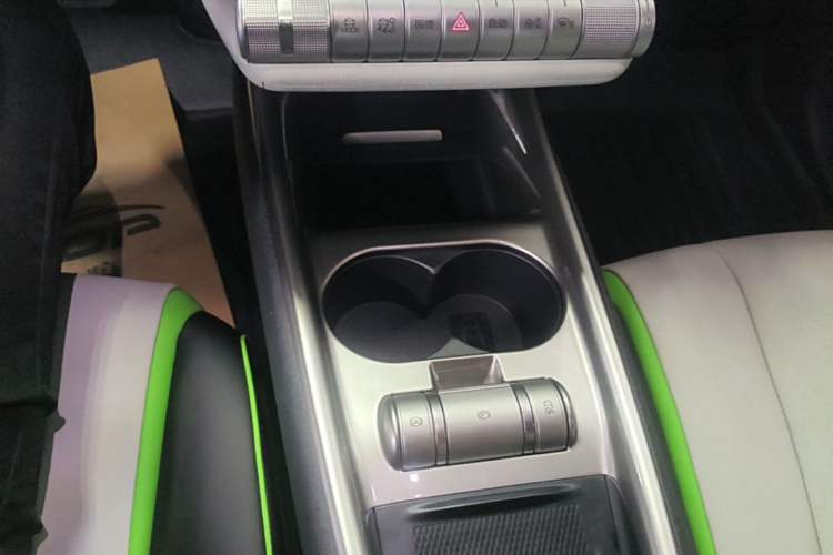 Used BYD Dolphin 2021 405 km Fashion Edition Gear Lever