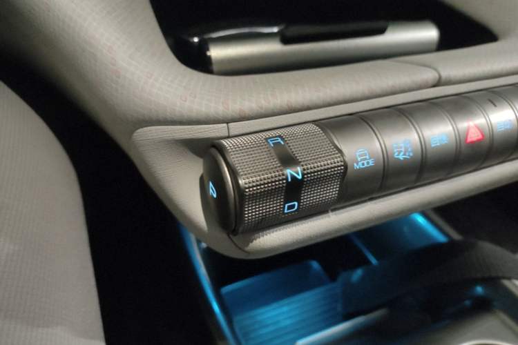 Used BYD Dolphin 2021 405 km Fashion Edition Gear Lever