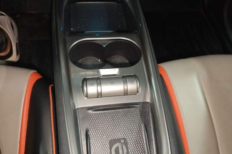 Used BYD Dolphin 2021 405 km Fashion Edition Gear Lever