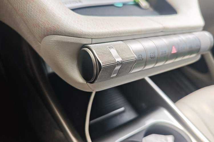 Used BYD Dolphin 2021 405 km Fashion Edition Gear Lever