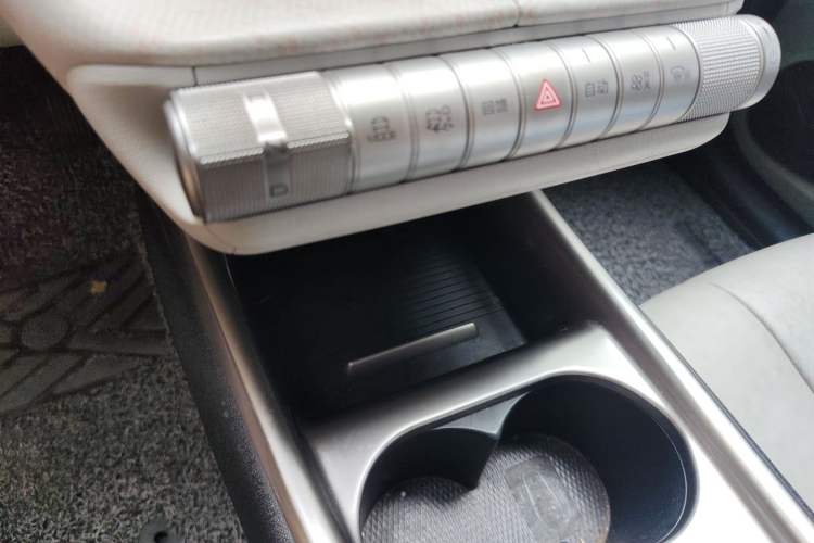 Used BYD Dolphin 2021 405 km Fashion Edition Gear Lever