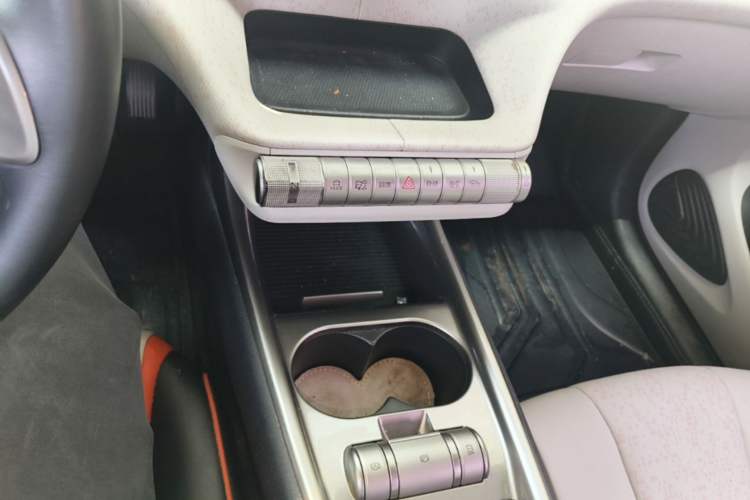 Used BYD Dolphin 2021 405 km Fashion Edition Gear Lever