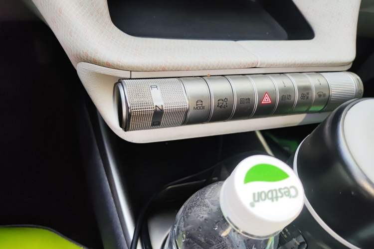 Used BYD Dolphin 2021 405 km Fashion Edition Gear Lever
