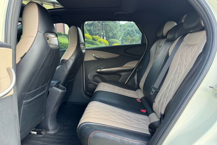 Used BYD Dolphin 2021 405 km Fashion Edition Interior 11