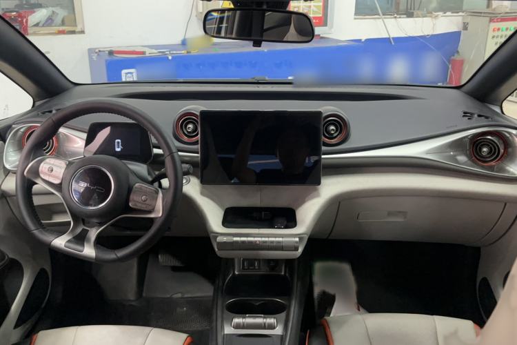 Used BYD Dolphin 2021 405 km Fashion Edition Interior 3