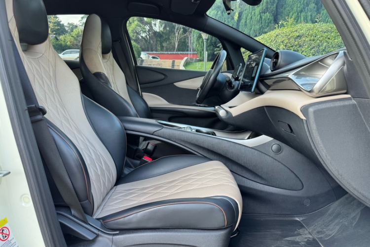 Used BYD Dolphin 2021 405 km Fashion Edition Interior 4