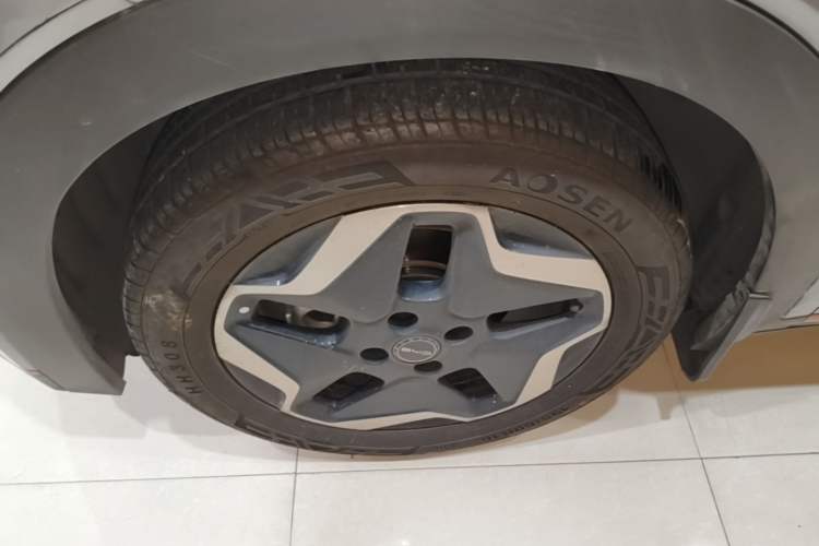 Used BYD Dolphin 2021 405 km Fashion Edition Left Front Wheel Hub