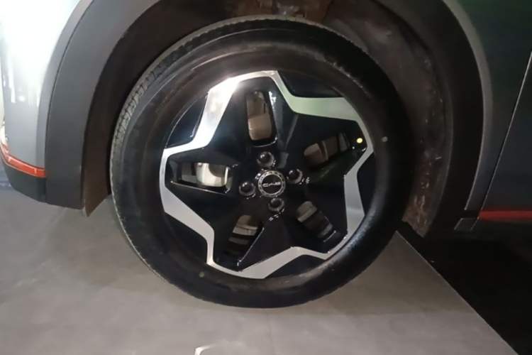Used BYD Dolphin 2021 405 km Fashion Edition Left Front Wheel Hub