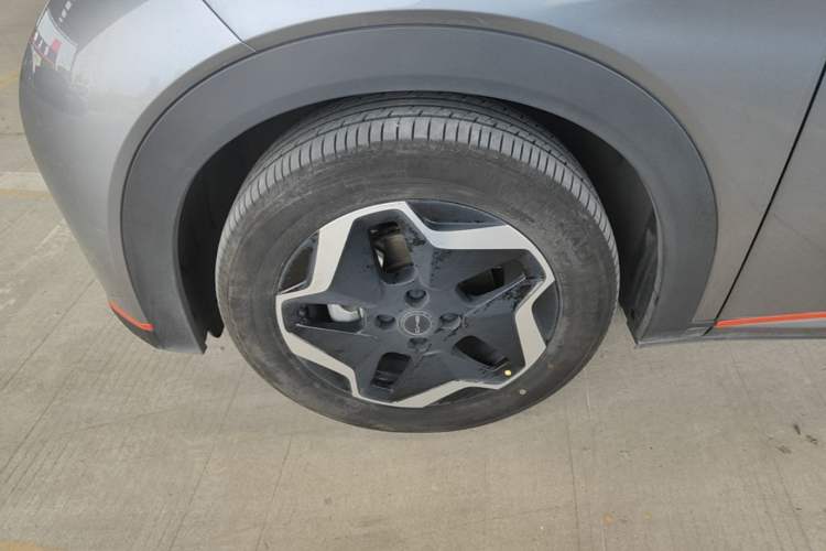 Used BYD Dolphin 2021 405 km Fashion Edition Left Front Wheel Hub