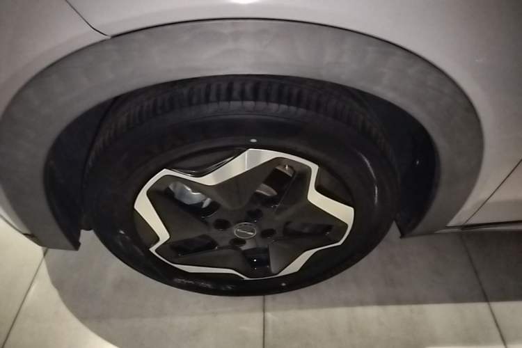 Used BYD Dolphin 2021 405 km Fashion Edition Left Front Wheel Hub