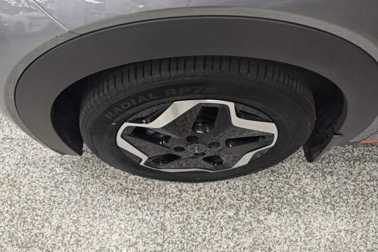 Used BYD Dolphin 2021 405 km Fashion Edition Left Front Wheel Hub
