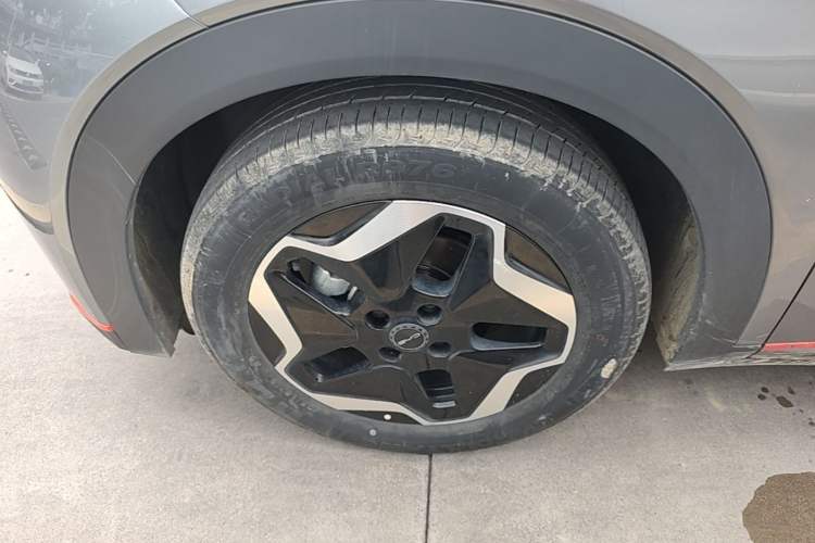 Used BYD Dolphin 2021 405 km Fashion Edition Left Front Wheel Hub