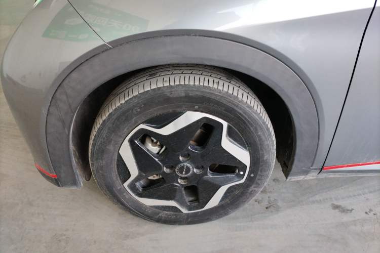 Used BYD Dolphin 2021 405 km Free Version Left Front Wheel Hub
