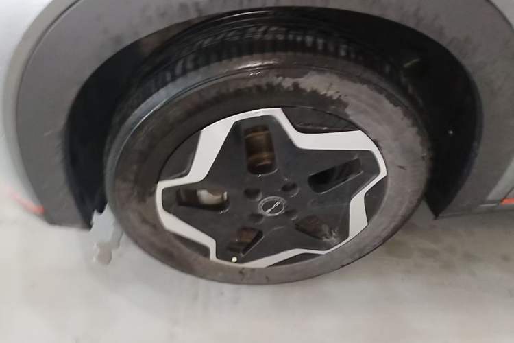 Used BYD Dolphin 2021 405 km Fashion Edition Left Front Wheel Hub