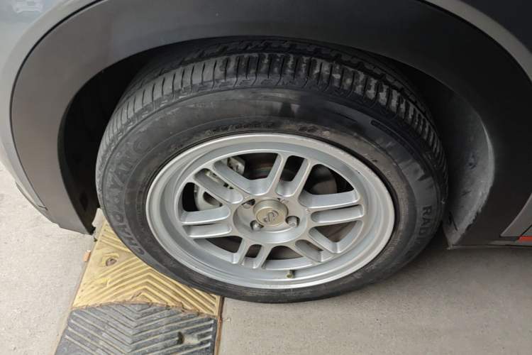 Used BYD Dolphin 2021 405 km Fashion Edition Left Front Wheel Hub
