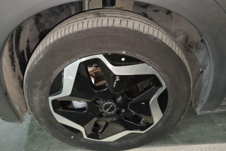 Used BYD Dolphin 2021 405 km Fashion Edition Left Front Wheel Hub